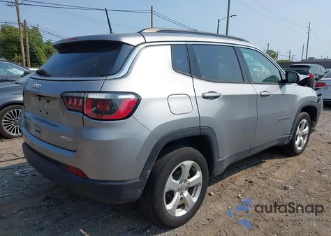 2018 Jeep Compass Latitude 4X4 из США, поврежденный, VIN 3C4NJDBB2JT399393